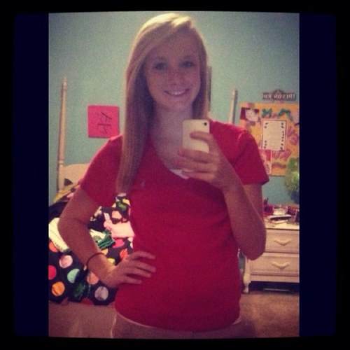 devon_nicole1's profile picture. 