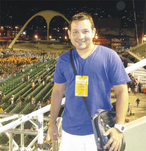 DISEÑADOR INDUSTRIAL y Profesional en el área de comercio Internacional, Residido en Caracas, Venezuela, LA CREATIVIDAD E IDEAS SON LA FUENTE DE PODER.!