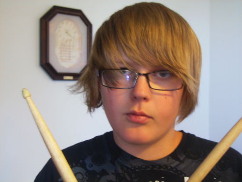 soon to be guitar player, likes music, skater, gamer