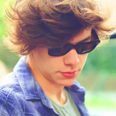 Loucos por vegetais,apaixonados,atraente, gostosos, legais etc. Poderia falar mais :3, mais eles se resume em uma palavra perfeição @onedirection te amo muito!