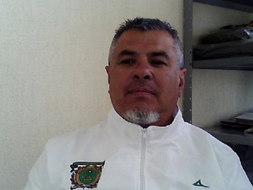soy profr. e. f.  51 años proximo a retirarme me gustan los deportes basicos