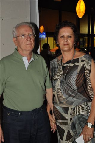 viúva,esportista, adoro ler, cinema, trabalho na area administrativa.