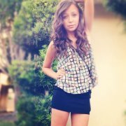 taylor harrison, single, best friend is cindy martinez 33333333
