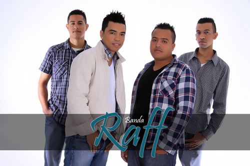 Sucesso sertanejo com a música Paquera, produzida por Laercio da Costa (diretor musical da dupla Fernando & Sorocaba). Contato: (11) 7004-9411/ 98264-3908