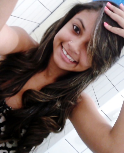 Às vezes a gente vai-se fechando dentro da própria cabeça, e tudo começa a parecer muito mais difícil do que realmente é.