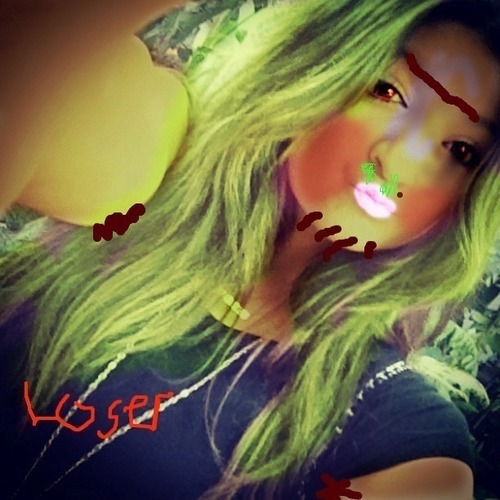 I hate Kylie, you hate Kylie we all hate Kylie.
Btw Mr. @codysimpson follows ;)