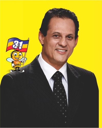 Candidato a vereador por Belo Horizonte, trabalho com o social muito antes das eleições. Sou gente da gente. Gente que faz.