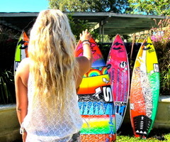 Tweeting Girls Favorite Things(: Follow!
