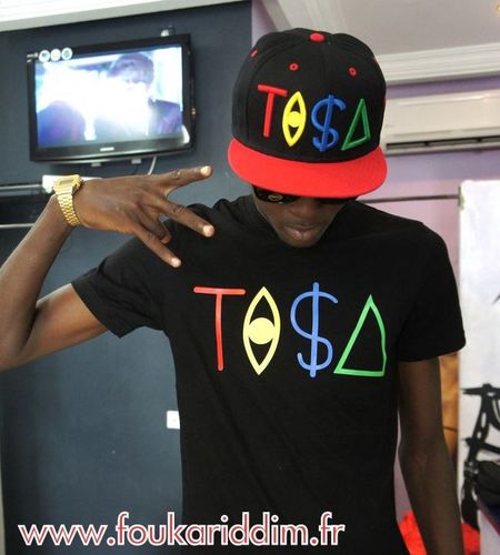 Bio ? Allez arrête moii ça je mange pas de salade moi ! Bon Si tu veux follow moi et je te follow back ou pas ! C'est pas forcée ooh ! #team226 Appel moi Abdel