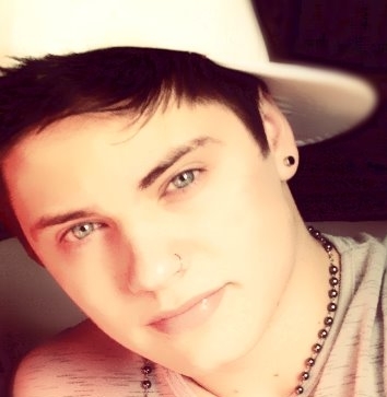 Criado no dia : 20/09/11 e Oficializada : 21/09/11  @CHRIS_LEAO s2