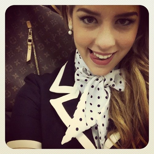 esse vicio, eu não sei de onde vem, mas é algo que me leva pra perto de ti, leva os meus pensamentos até você.. eu te amo vida miinha @Sophiaabrahao  ♥