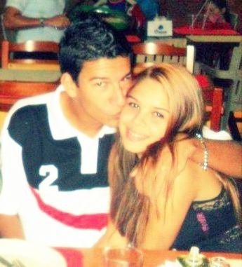       Pra ser perfeito tem que ser
só você e eu ♫ @RaphaMonteir0TJ   21/01/12  ♥  !*