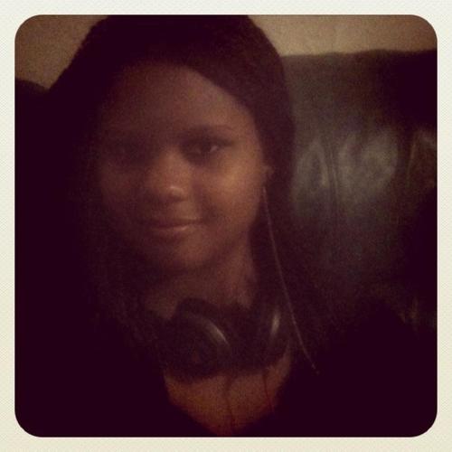 My name is Victoria! I love skateboarding! #tweetaholic #pescatarian #libra  #singer I'm in 8 grade