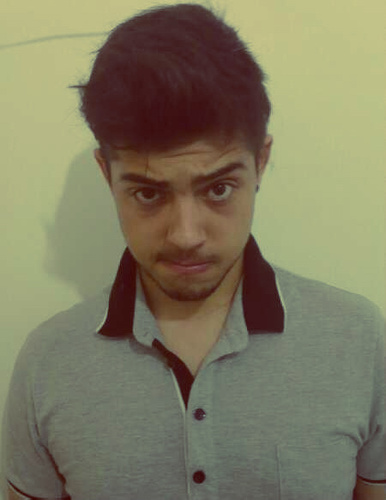 walton_'s profile picture. Então sim eu sou um garoto, Um mala-sem-alça e um manézão, E um baita dum matusquela xarope. Mas acima de tudo eu, Eu... Eu... 
Eu sou Amendobobo!