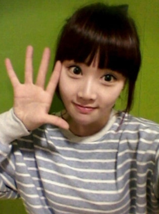[12.08.09] 1989년5월17일 오혜금 BABEMIGNON 바쁜해금양을대신해팬서비를해드리는봇이에요! 많이팔로우해주세요~^^ 100%수동입니다 맞팔은원하시는분들만 해드려요! 실제해금양트위터@mignonkom