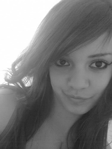 Cantar é o que sei fazer de melhor, por isso uso como minha arma de ataque e defesa. Nasci para ser ADORADORA *-*