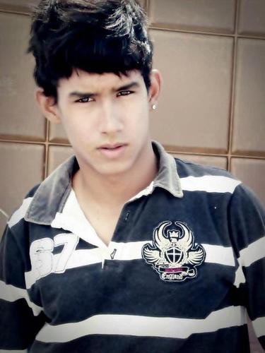 Signo de Gemios, 18 anos, dono do site Fashion look click ... me segue?