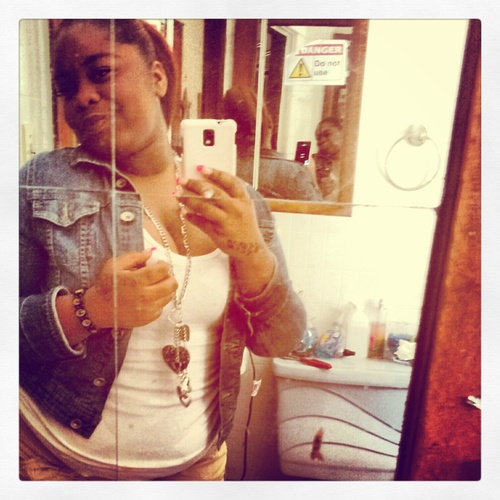 #TeamFuckyhuuhoes , #TeamFollowBack , #TeamLightSkin ! #TeamMissingRayray #TeamWhereMyMoneyAt #TeamRayNastyy!
