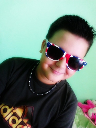 Hi .. I am Beni . I live in Slovakia.I am big GogoManTV FAN