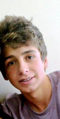 http://t.co/PrUbVWJo1v         (;
16 anos , cruzeirense duente kk' , mineiro d;