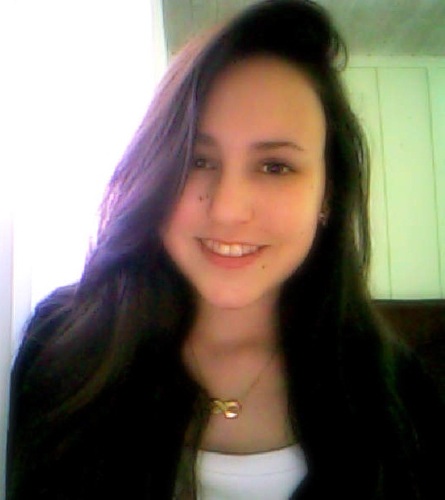 Fabieli Oliveira, 15 anos. Geminiana, Ciumenta, Divertida, Chata, Brigona, Companheira.