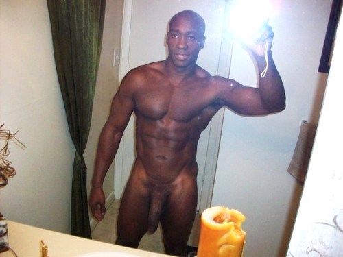 Always travellin, 22 got a big black dick and on a mission in life to fuck everything atleast once. YOU SEE A NAKED AVI I SEE CONFIDENCE.