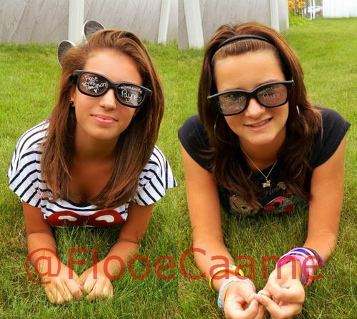 Addicted TC, #Belieber et #Directioner ! Françaises & English :) Follow back Belieber & Directioner :D 
Flooe : @HoraanHuug
Caame: @camomillePv