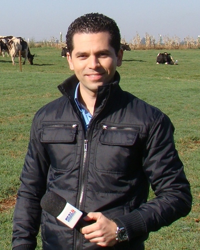 Jornalista, Repórter de TV e Assessor de Imprensa. Respiro e vivo comunicação. Venho de Dois Córregos-SP, mas moro em Campo Grande-MS, querida Cidade Morena!