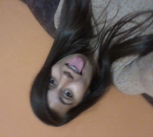 Gaúcha, colorada e true belieber. ∞       
Sorriso de menina sempre com a mão no cabelo. ♪ 
http://t.co/MET77ZhHVW