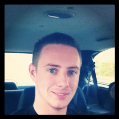 shadow122876's profile picture. 