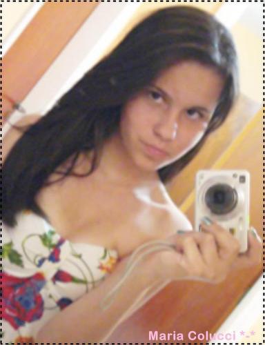 14 anos, corinthiana, morena, aquariana, Dramatica, feia, louca, chata, boba alegre, ciumenta, sensível , estranha , é isso ai prazer meus querido , essa sou Eu