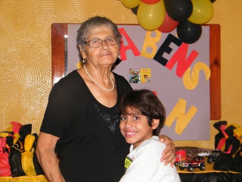 ator,musico,atleta adoro os rebeldes e pretendo conhecer ele tenho 11 anos de idade