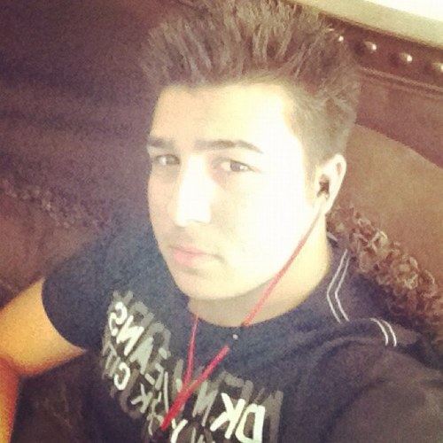 xXJustin_BuckXx's profile picture. hi there I'm Justin Buck from H-town I like long walks on the beach I have a foot fetish lol tyna guy. #TeamJesus #TeamHairyAss #TeamHarry lol