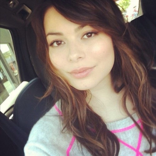 MissFunCarly's profile picture. Hi I'm Carly Shay, my bestfriends are Sam Puckett and Freddie Benson I have a website called Icarly.