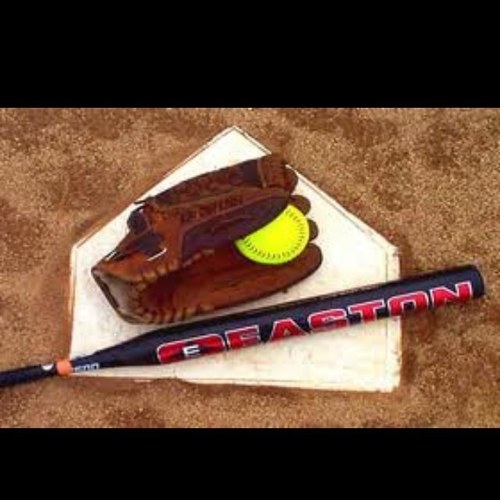 TeamSoftball11's profile picture. 19 year old college softball country girl! ⚾ follow my twitbro @BaseballAllDay3 #CleatChaser