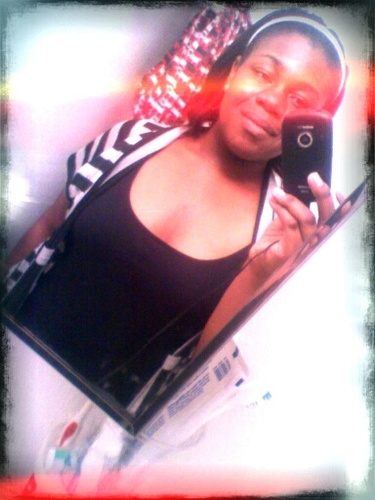 Just ah teenager trying to have fun , im real cool , funny  #teamsingle #Hmu * FRESHMAN * click that follow button andd I'll follow back ^_^