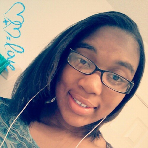 Love to play basketball && I always make time for friends && love family (: