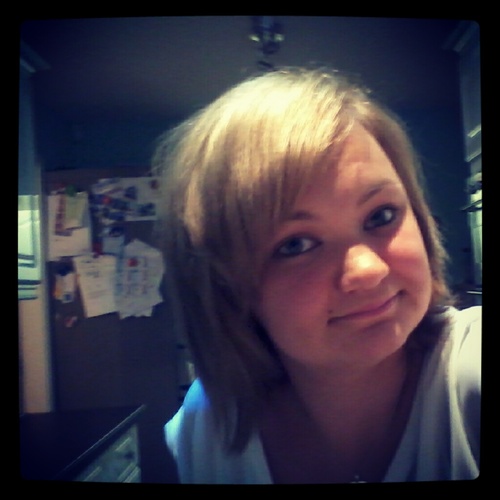 I follow everyone back :) rayne :) Gaz :) nathan :) kaylen :) 3