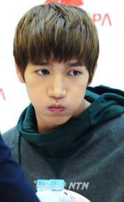 อันยอง :'D ผมคิมจุนซู นิกเนม : จุนเค
ผมน่ารัก ผมเฟรนลี๊ ผมหล่อเริ่ดสแม๊นแต๊ดออร่ากระจาย(เวอร?) ฟอลมาฟอลกลับใครฟอลมาผมให้ ๕ บาทคร้าบผมม รึไม่ให้ดี ?? = = '