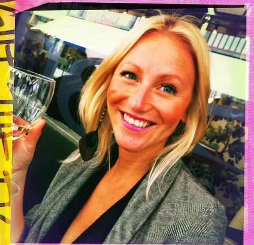 KarinLayer10's profile picture. 