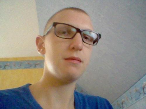 Ich bin 1,80 groß und bin nett.