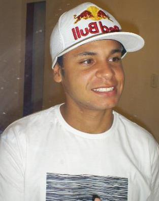 Sou servo do Deus vivo, e amo a Cristo..., viajar .... etc ....... \Siga o/