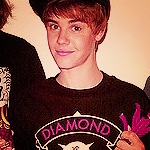 Batatinha quando nasce esparra pelo chão! Derpina quando dorme sonha com o bieberzão! DERP acabo! since 08/08/12