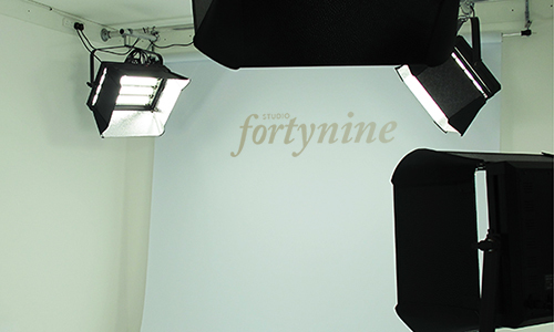 Ideal for production companies and photographers looking to shoot in an easily accessible location for portrait, headshots, packaging, editorial and advertising