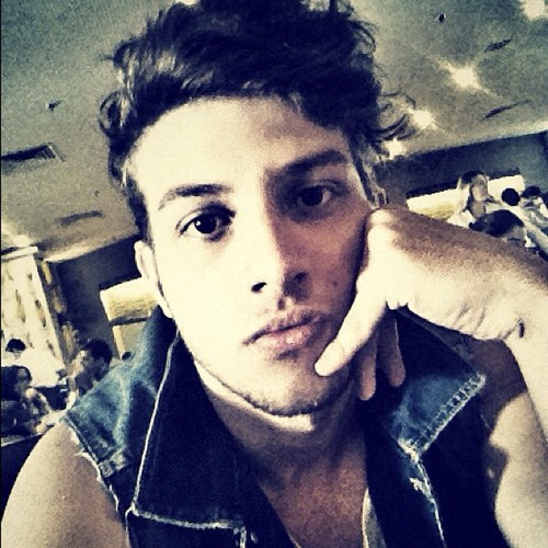 FC MASCULINO Eu estou aqui por você @ChayLeao , Sei que um dia ainda vou te ver , te conhecer , basta acreditar esse dia vai chegar @chayleao