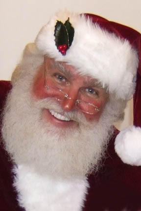 The Bowling Green Jaycees Christmas Parade is held the First Saturday in December. It is produced by the Bowling Green - Warren County Jaycees.