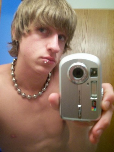 hey guys! im Steven ,im 18, and feeling lucky