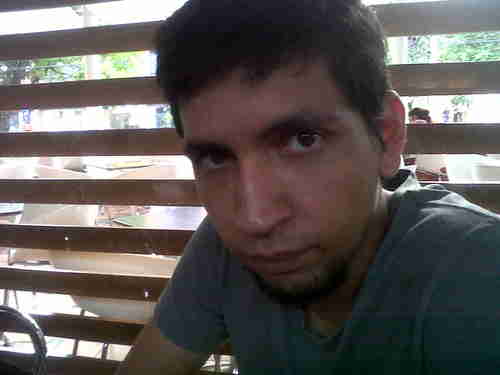 Medio loco, fresco, amante de los carros, TV, PC, de la tecnología.  Soñador como yo solo puedo ser.  Felizmente casado con @san_m86