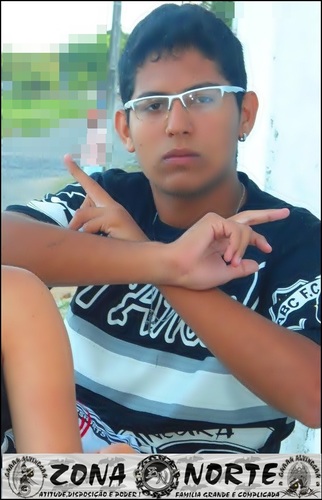 FALA MAU DE MIN RIMADO DA ALEGRIA, PELOMENOS NÃO SOU PUTA, NÃO VENDI MINHA IDEOLOGIA ...