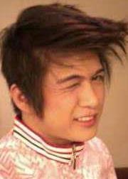 vampirechavez's profile picture. mabait po ako at naniniwala po ako sa kasabihang ang batang masipag paglaki  KATULONG!